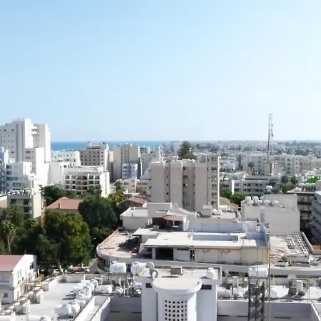 Aphrodite Heights 公寓 *